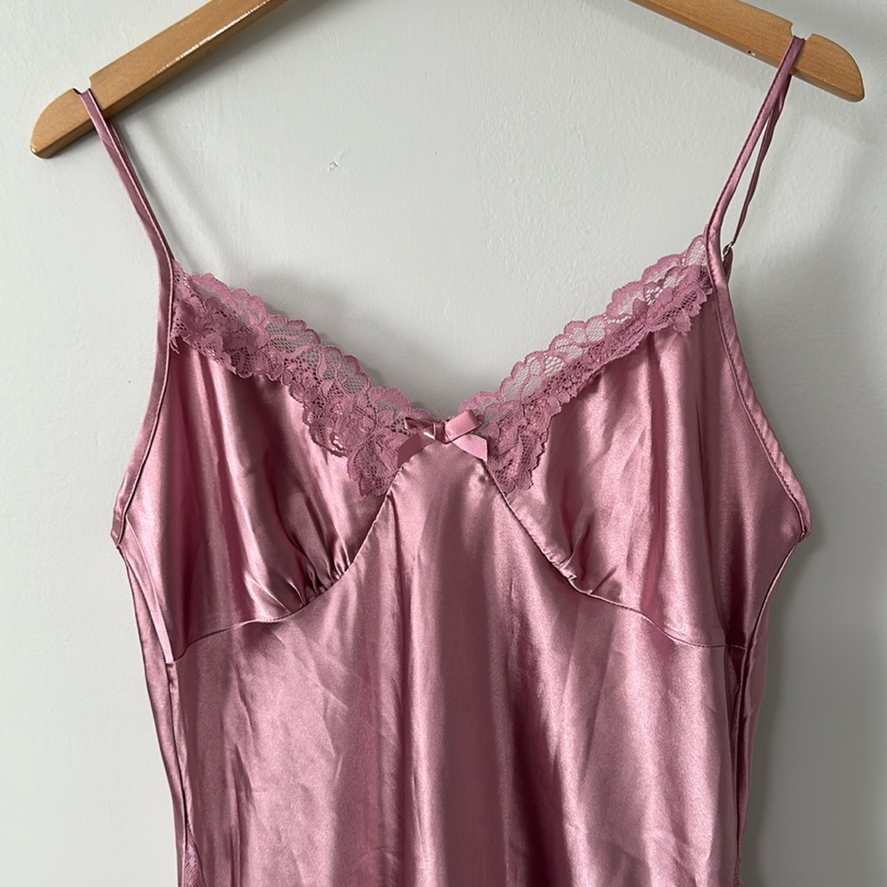 Intimate sleep wear